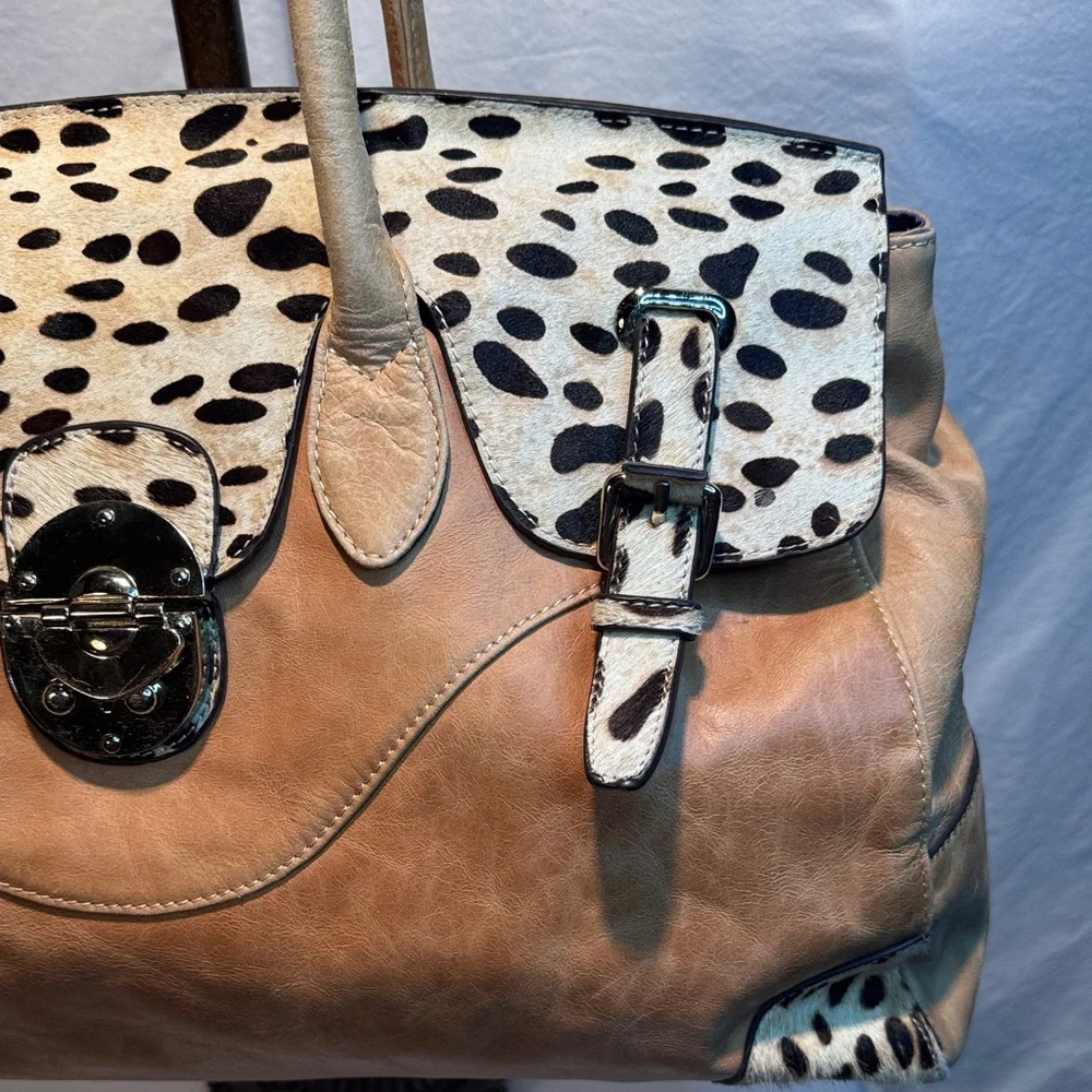 Elegant and spacious Tan Tote Bag